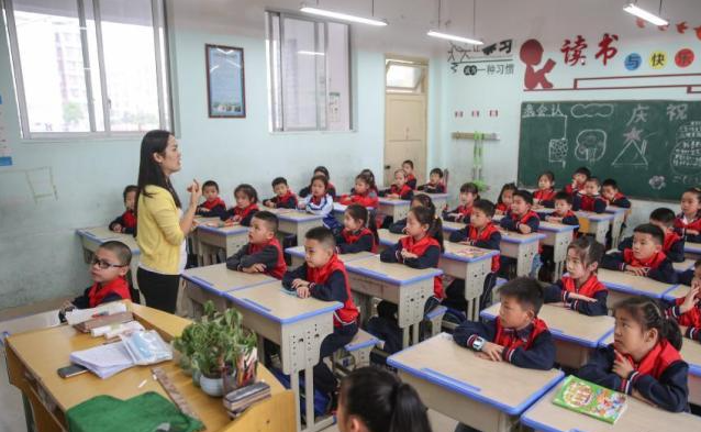 骨干教师推动小学办学质量快速提高小学的逆袭并非个例